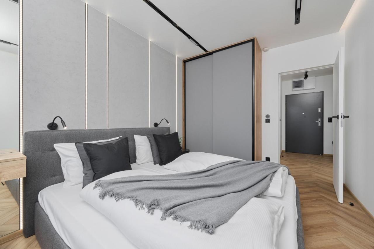 Exclusive Apartment With Balcony & Parking Wroclaw By Renters Prestige Екстериор снимка